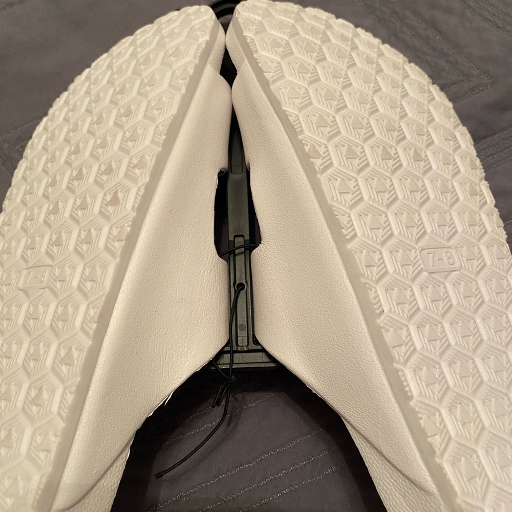 White slides - Picture 4 of 6